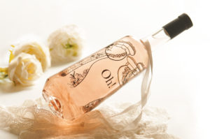 oh-coteaux-aix-provence-bouteille-rose-bustier-vin-ofre-rose-provence