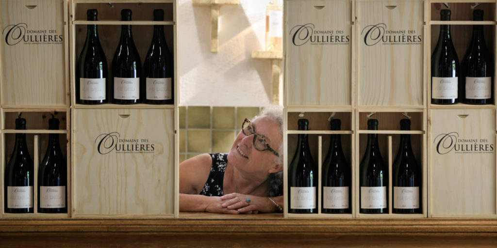 vigneronne-provence-domaine-coteaux-aix-provence-south-france-vin-wine-lambesc-bouteilles-vin-rouge-caisses-bois