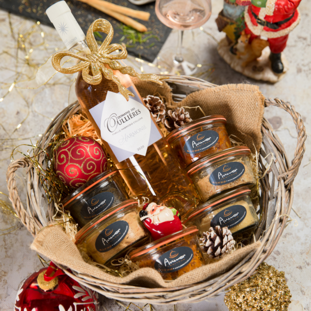 panier-aperitif-complet-bouteille-vin-rose-bocaux-cadeau