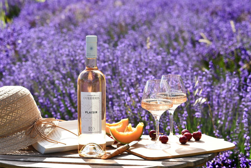 vin-rose-provence-bouteille-lavande-verre