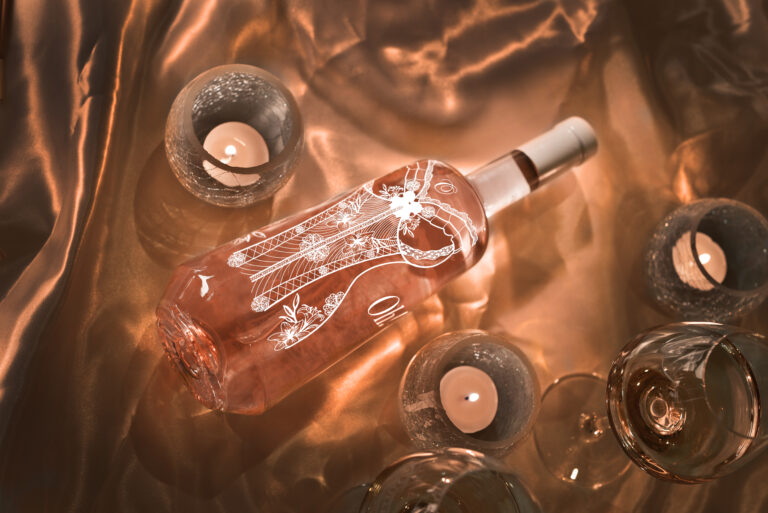 toute_nouvelle_cuvee_bouteille_vin_rose_bougies_corset