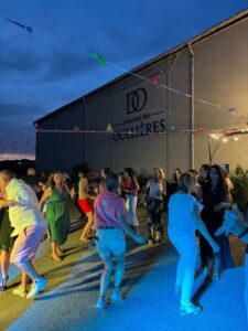 ambiance musicale pendant la soirée dégustation de vins en Provence